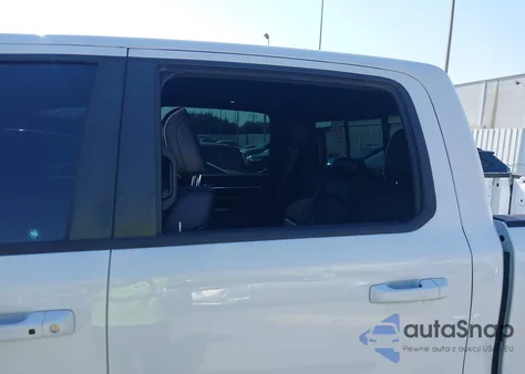 2022 Ram 1500 Laramie 4X4 5'7 Box z USA, uszkodzony, nr VIN 1C6SRFJT0NN175084